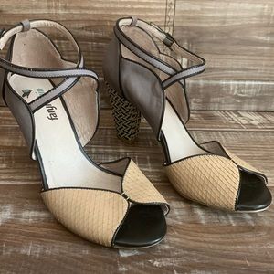 Fabulous Farylrobin Heels (size 9)